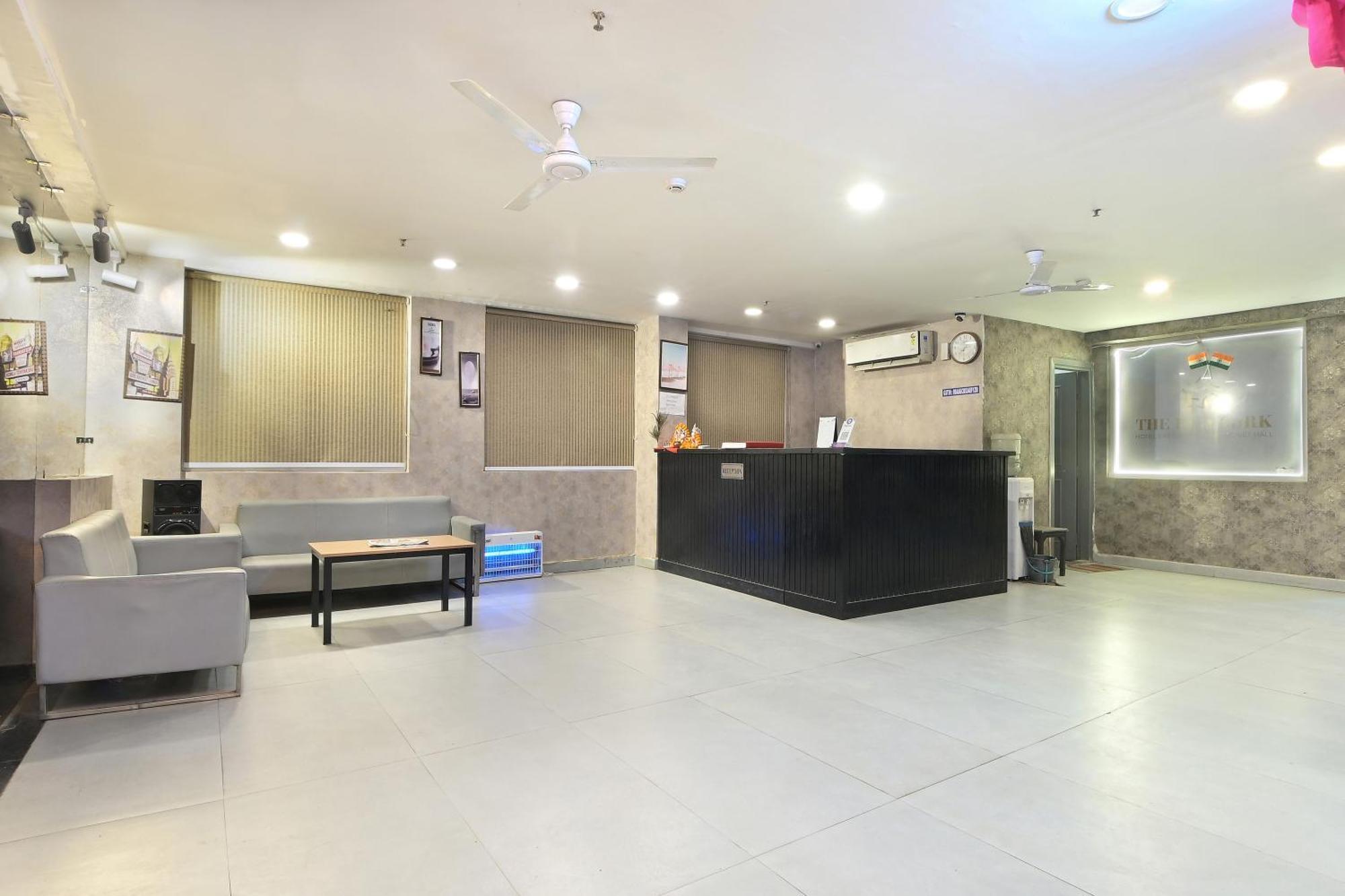 Hotel Red York By Byob Hotels Noida Zewnętrze zdjęcie