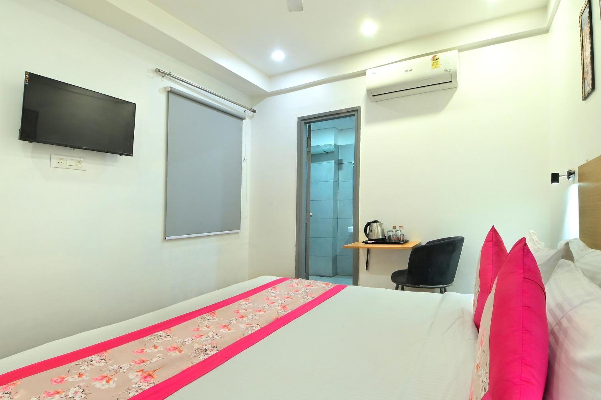 Hotel Red York By Byob Hotels Noida Zewnętrze zdjęcie