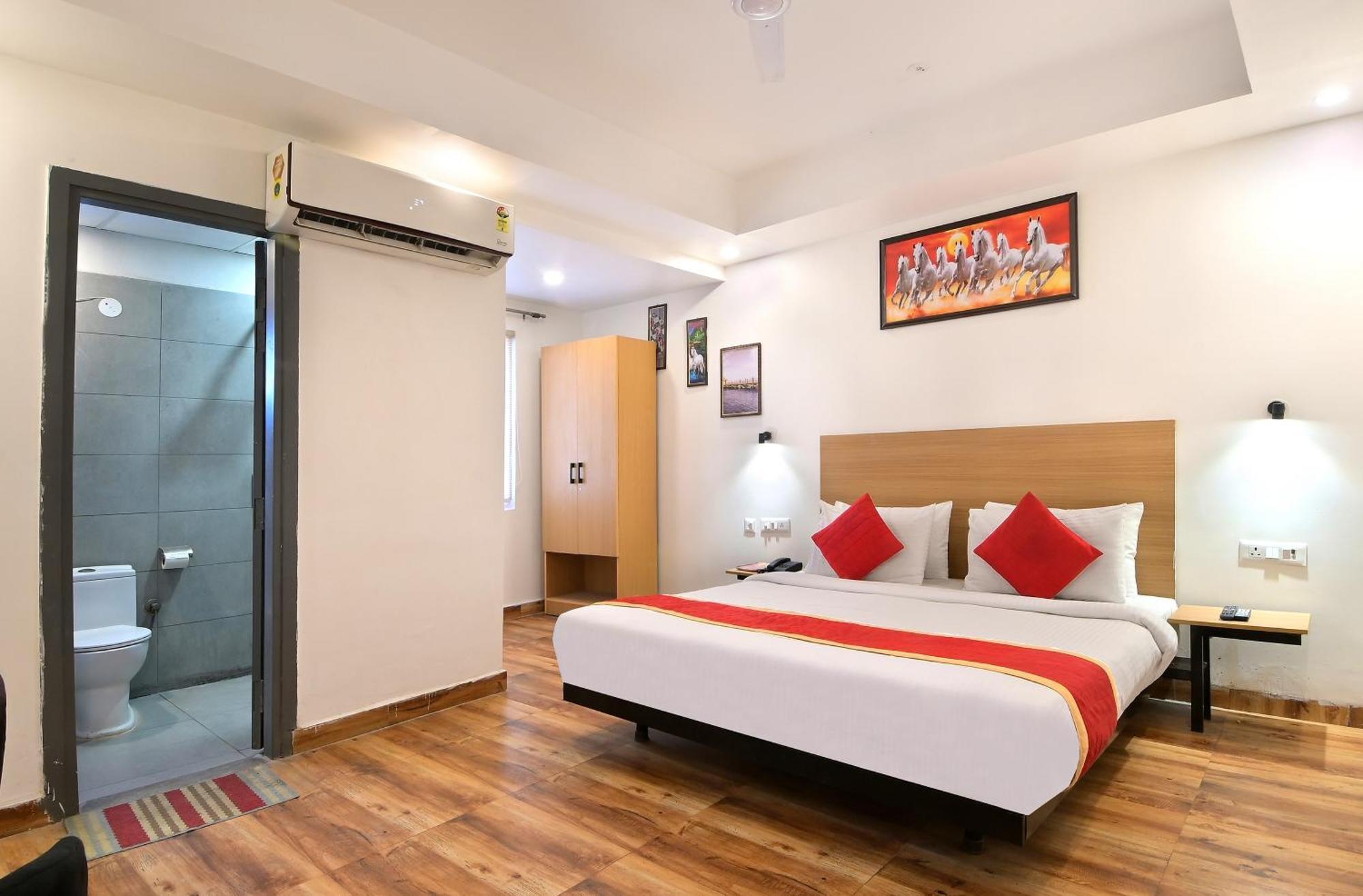 Hotel Red York By Byob Hotels Noida Zewnętrze zdjęcie