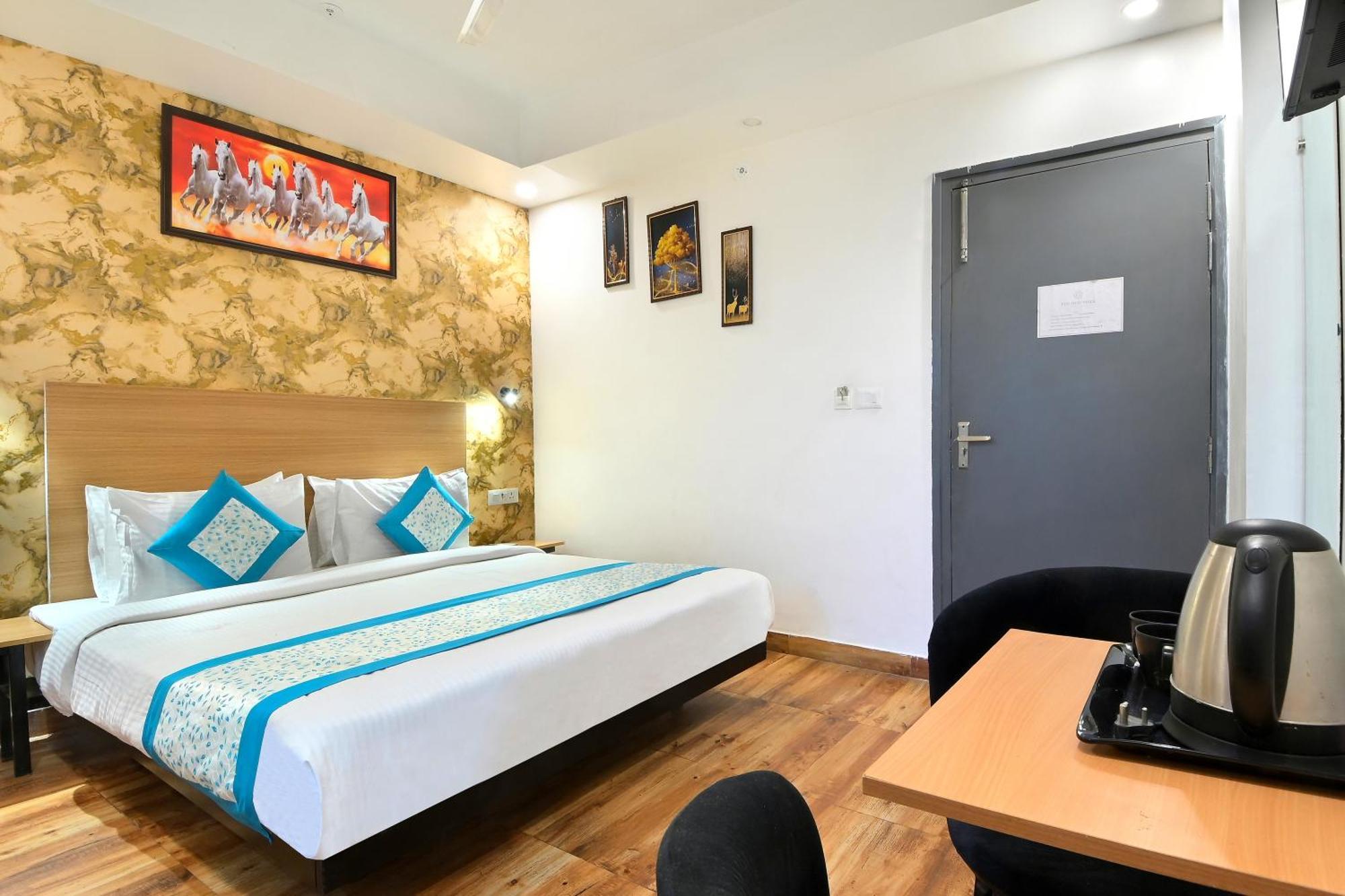 Hotel Red York By Byob Hotels Noida Zewnętrze zdjęcie