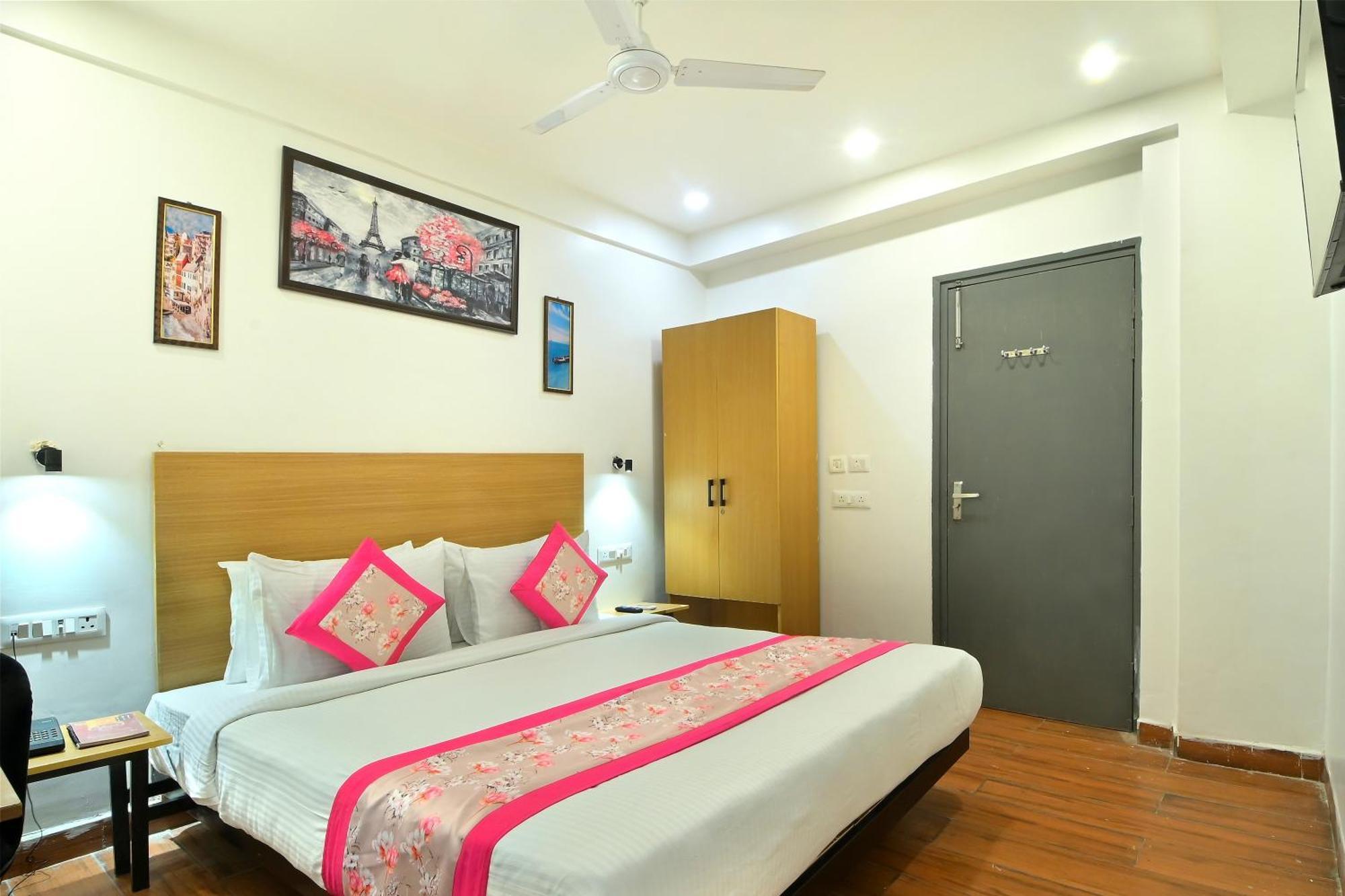 Hotel Red York By Byob Hotels Noida Zewnętrze zdjęcie