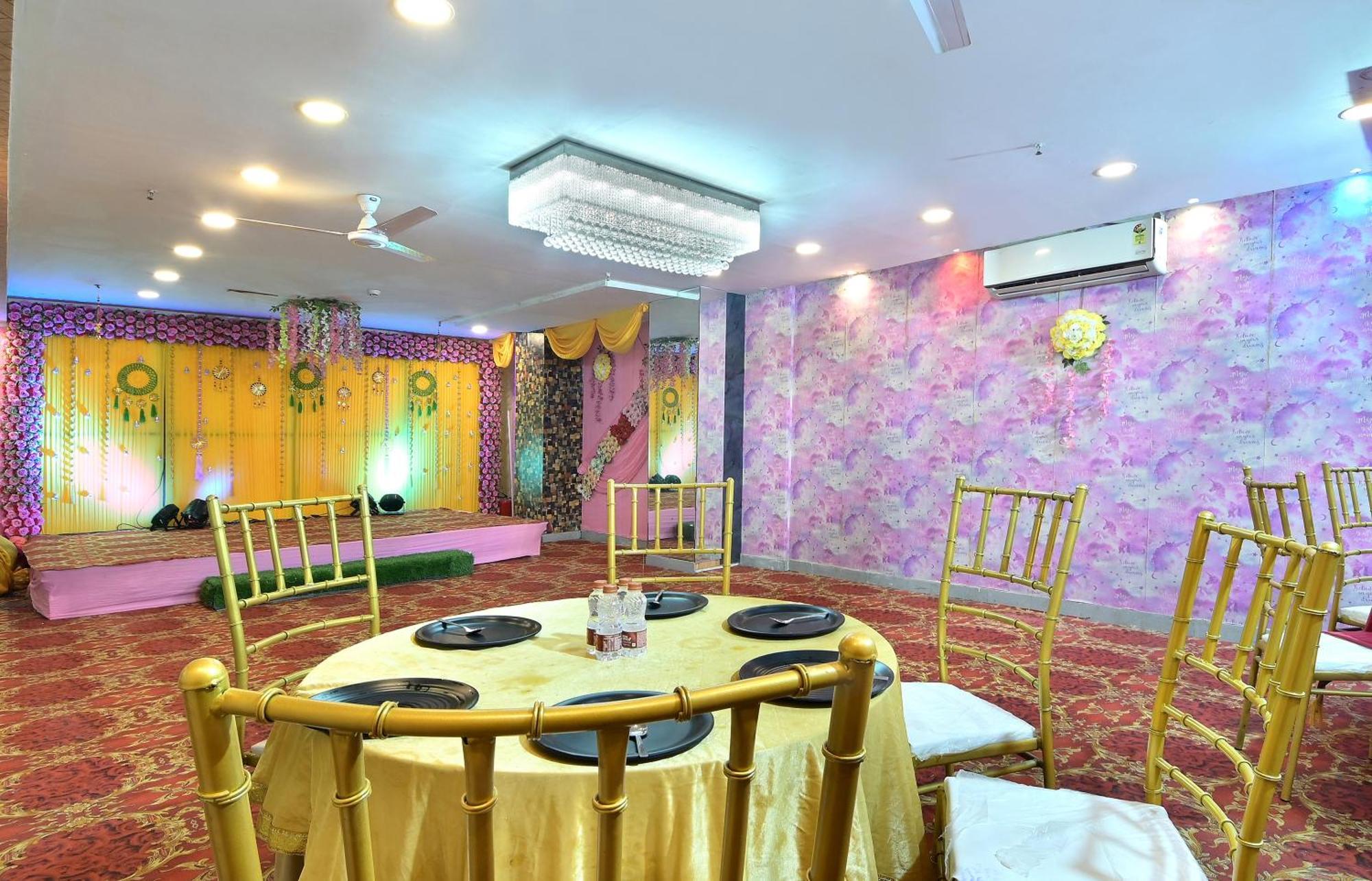 Hotel Red York By Byob Hotels Noida Zewnętrze zdjęcie
