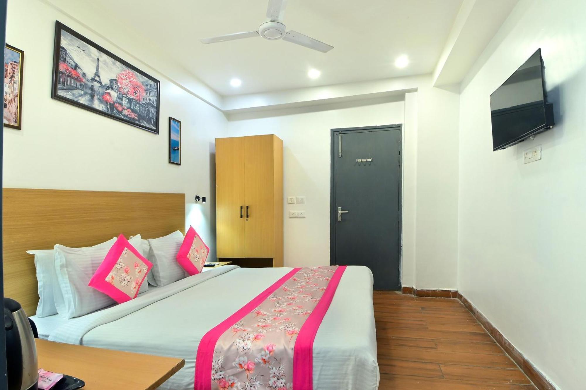 Hotel Red York By Byob Hotels Noida Zewnętrze zdjęcie