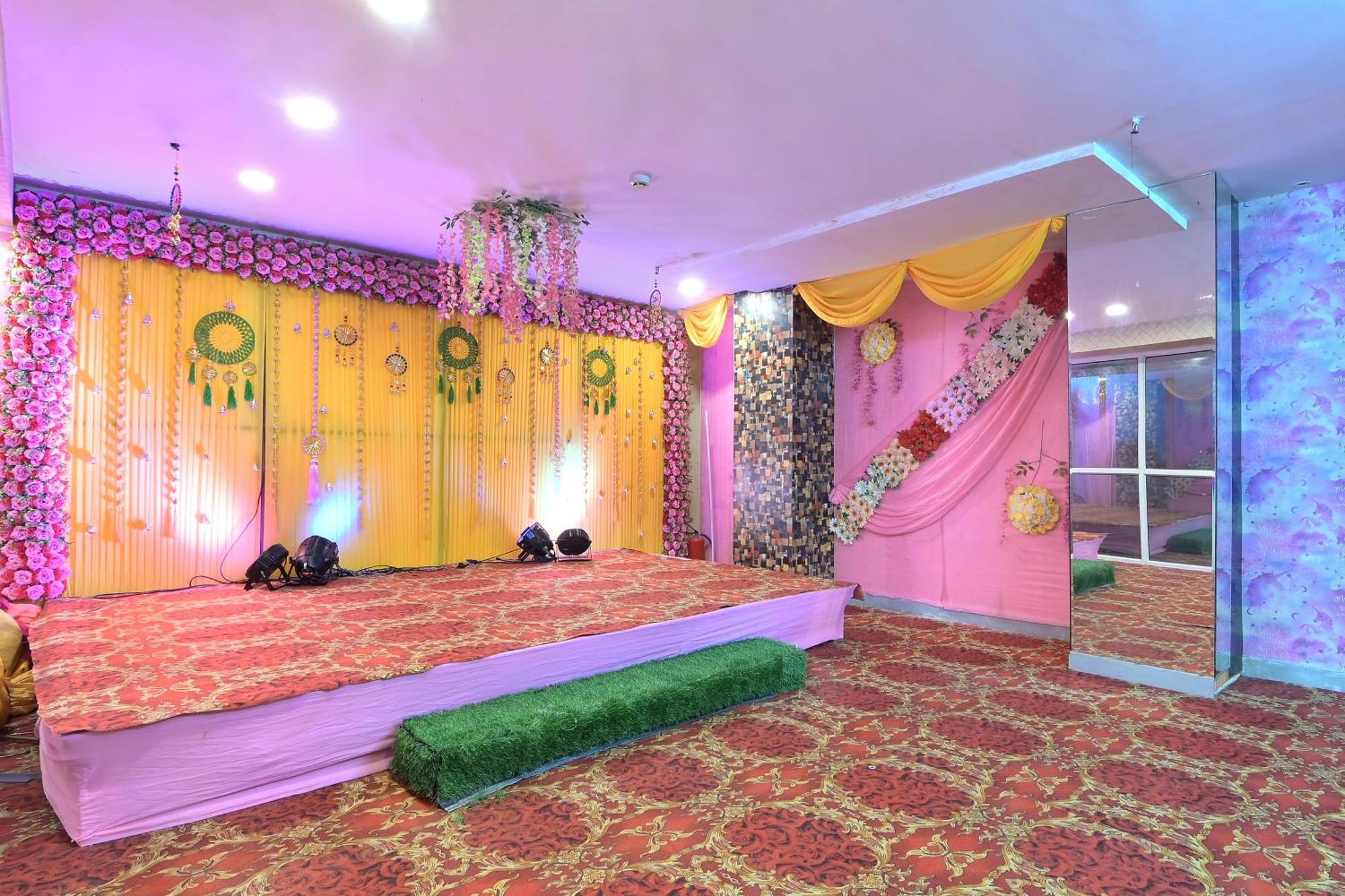 Hotel Red York By Byob Hotels Noida Zewnętrze zdjęcie