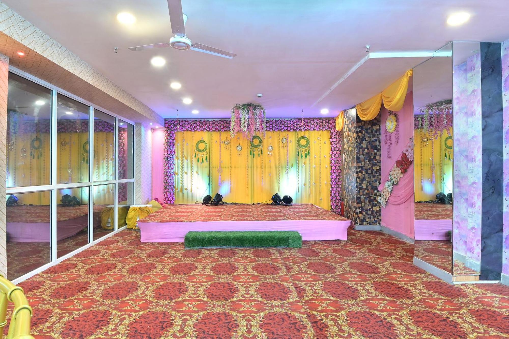 Hotel Red York By Byob Hotels Noida Zewnętrze zdjęcie