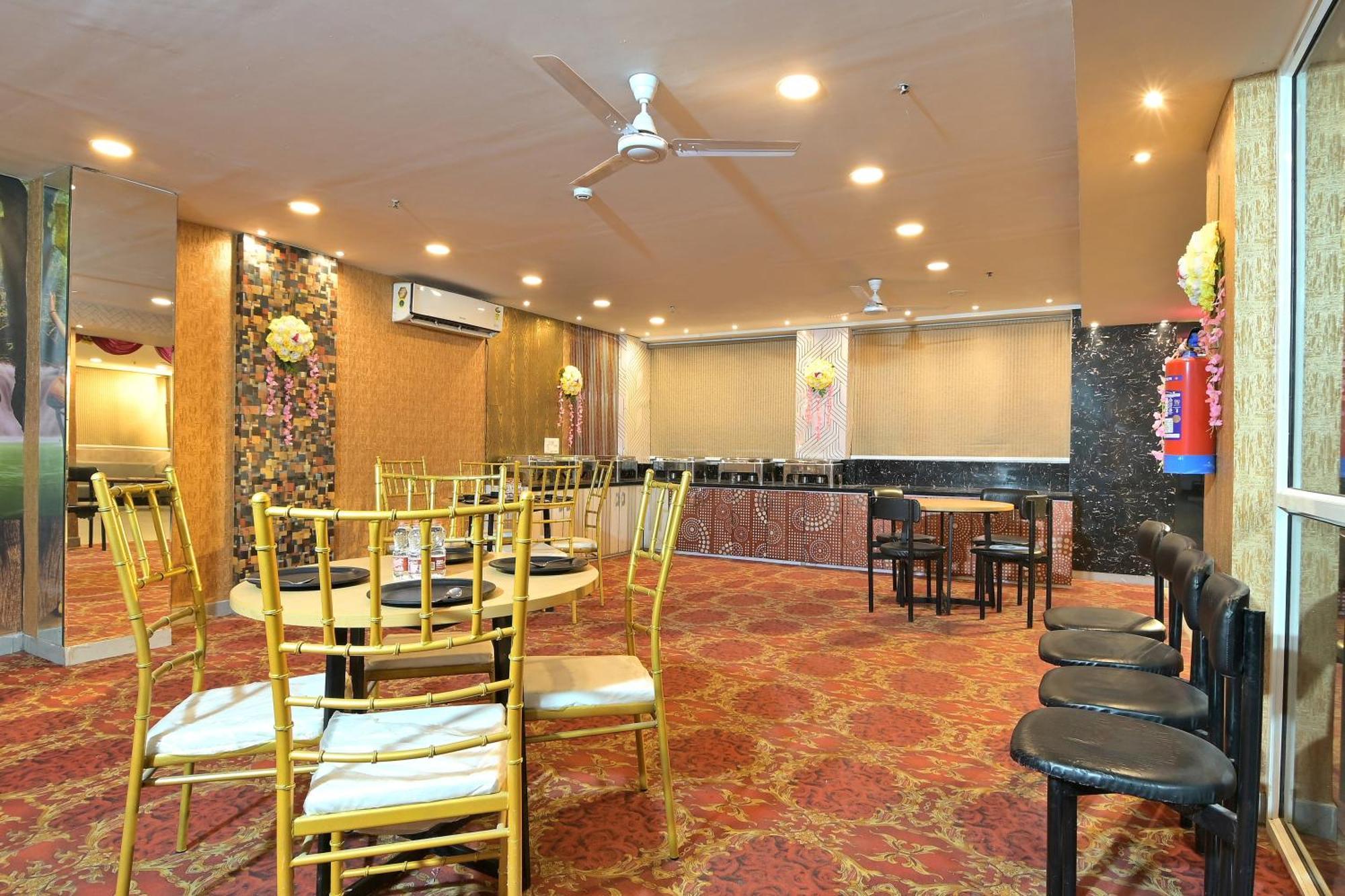 Hotel Red York By Byob Hotels Noida Zewnętrze zdjęcie