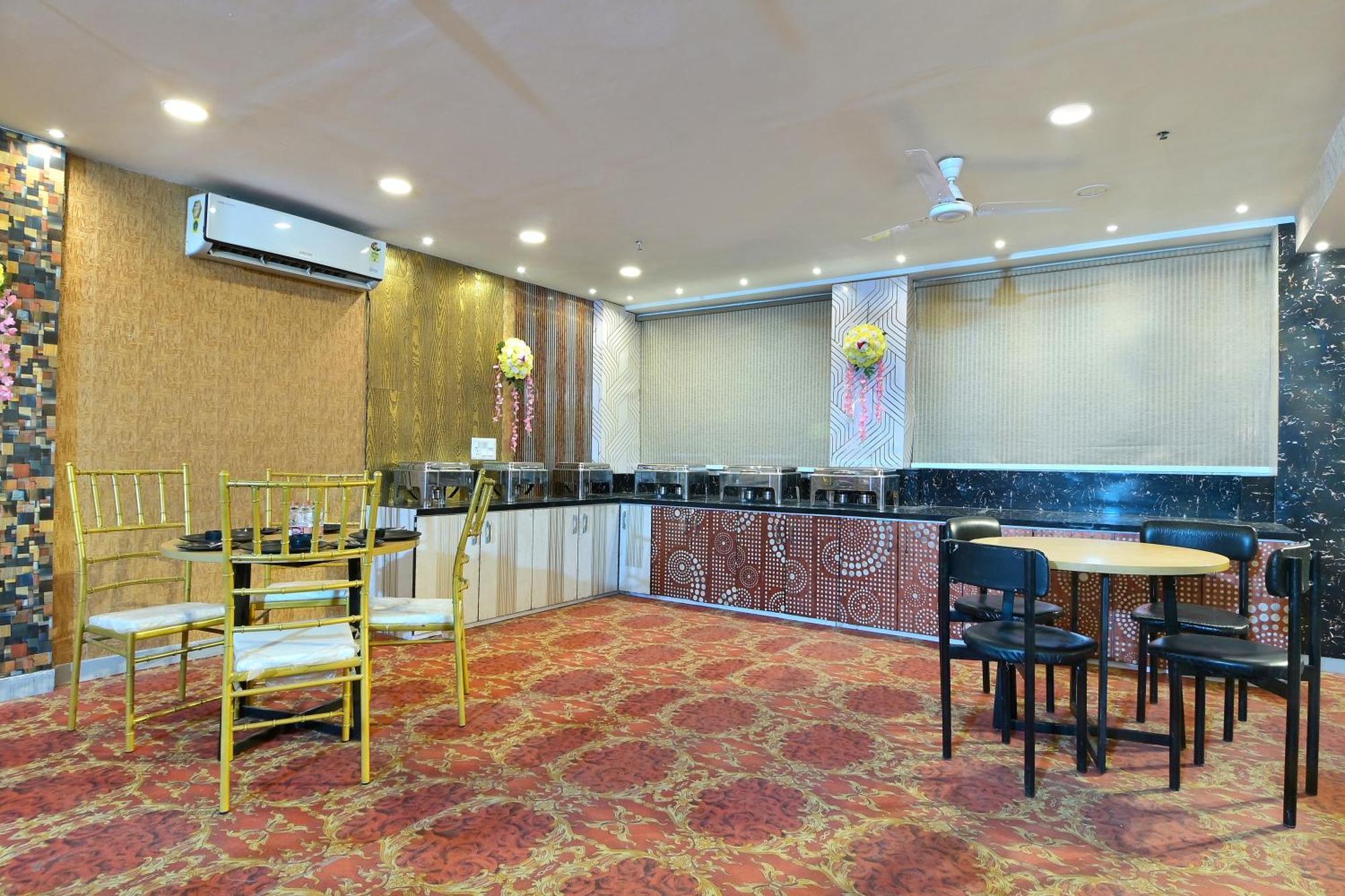 Hotel Red York By Byob Hotels Noida Zewnętrze zdjęcie