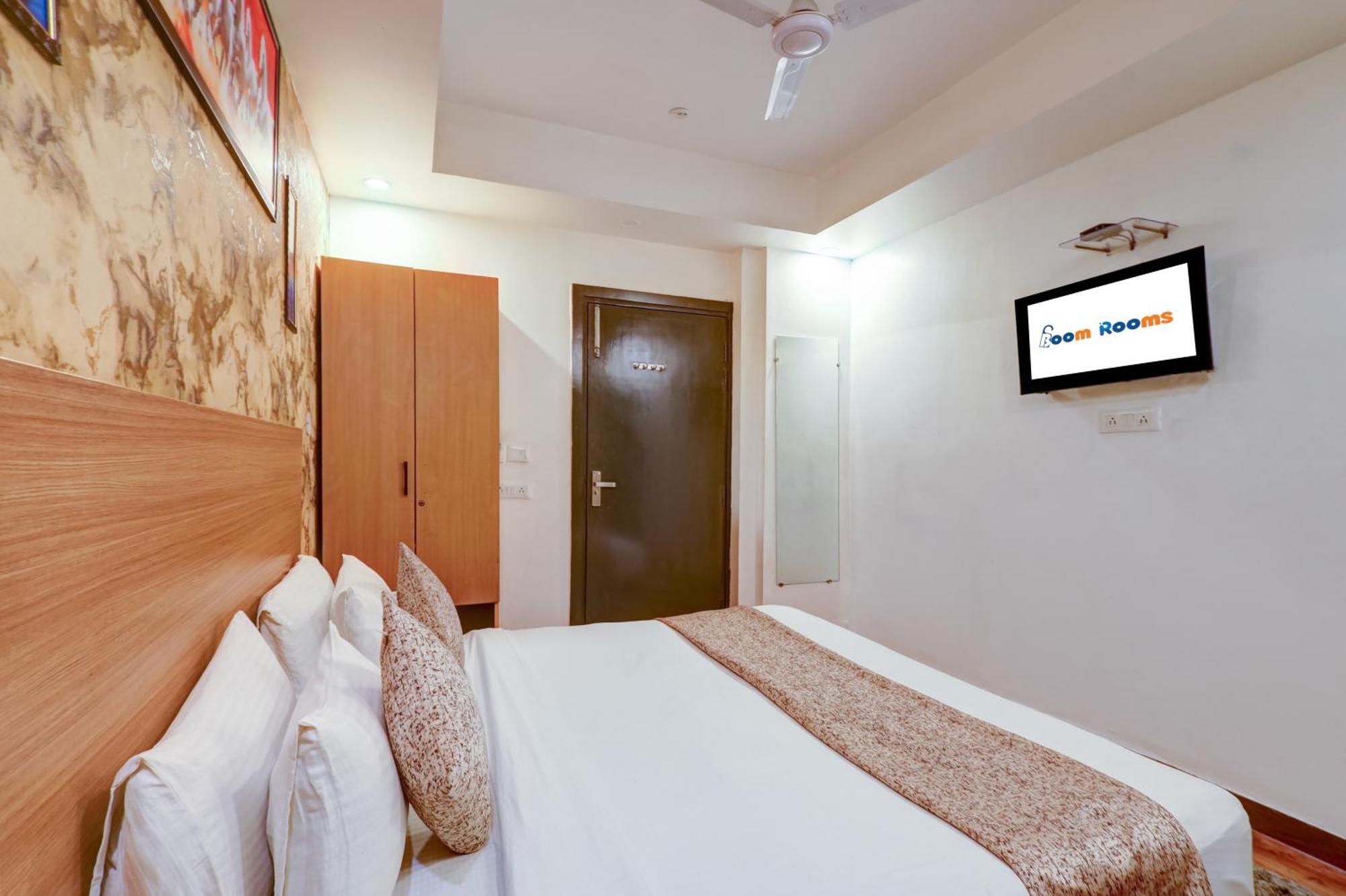 Hotel Red York By Byob Hotels Noida Zewnętrze zdjęcie