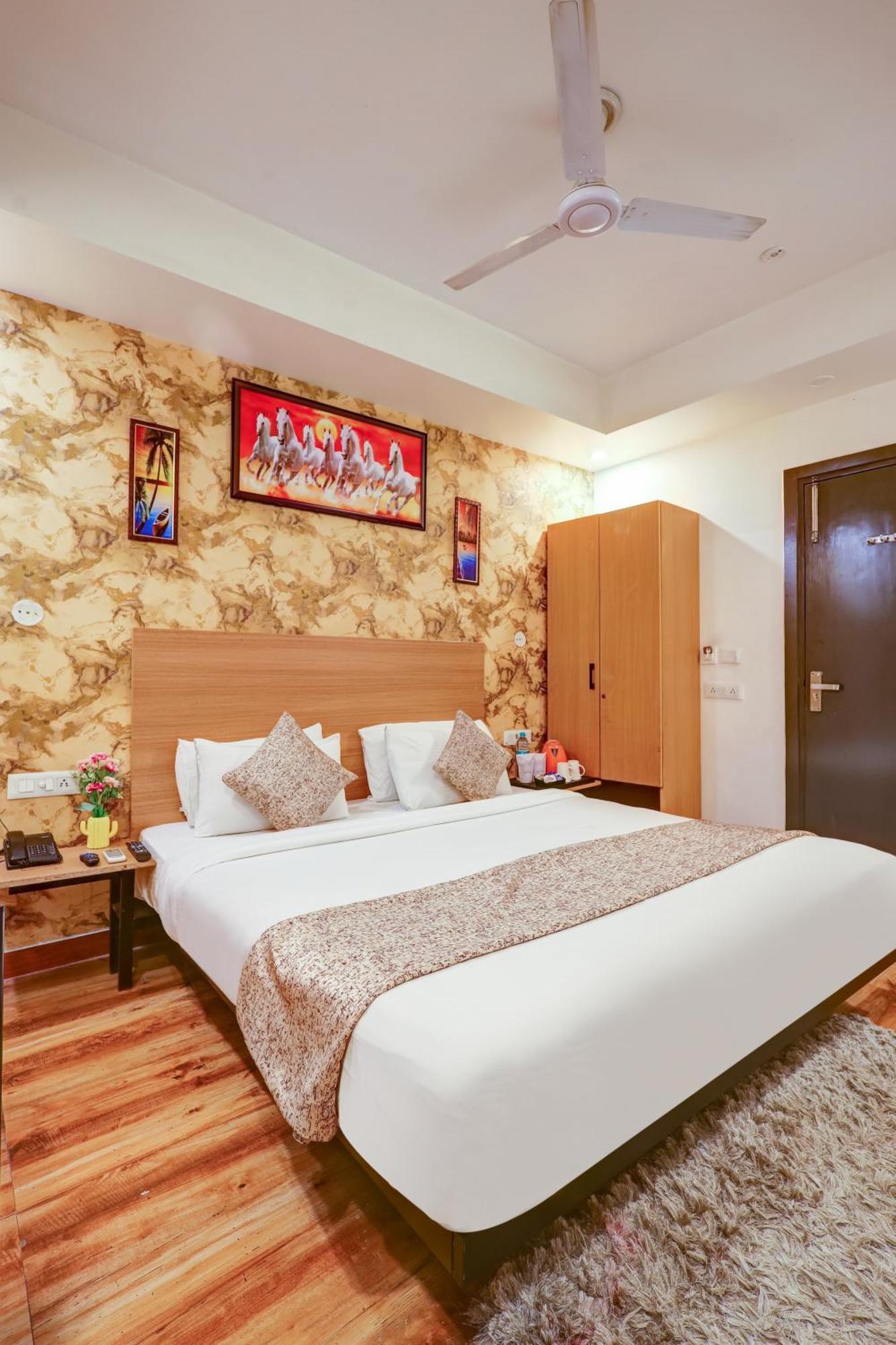 Hotel Red York By Byob Hotels Noida Zewnętrze zdjęcie