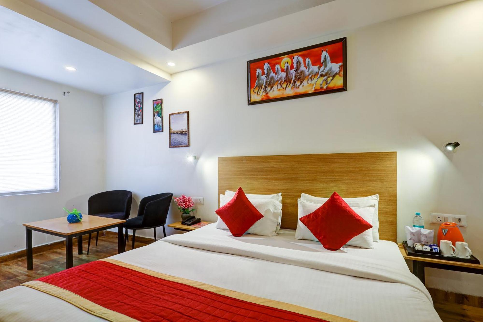 Hotel Red York By Byob Hotels Noida Zewnętrze zdjęcie