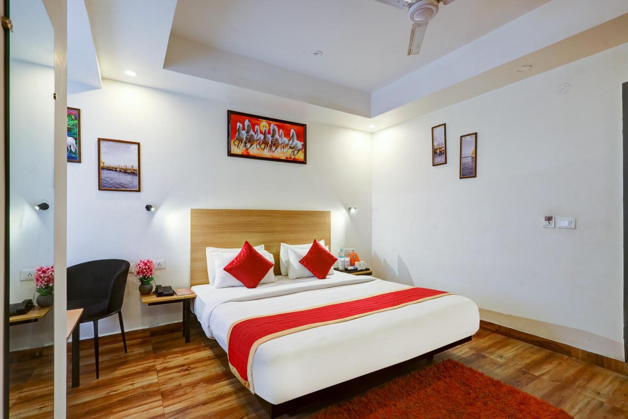 Hotel Red York By Byob Hotels Noida Zewnętrze zdjęcie
