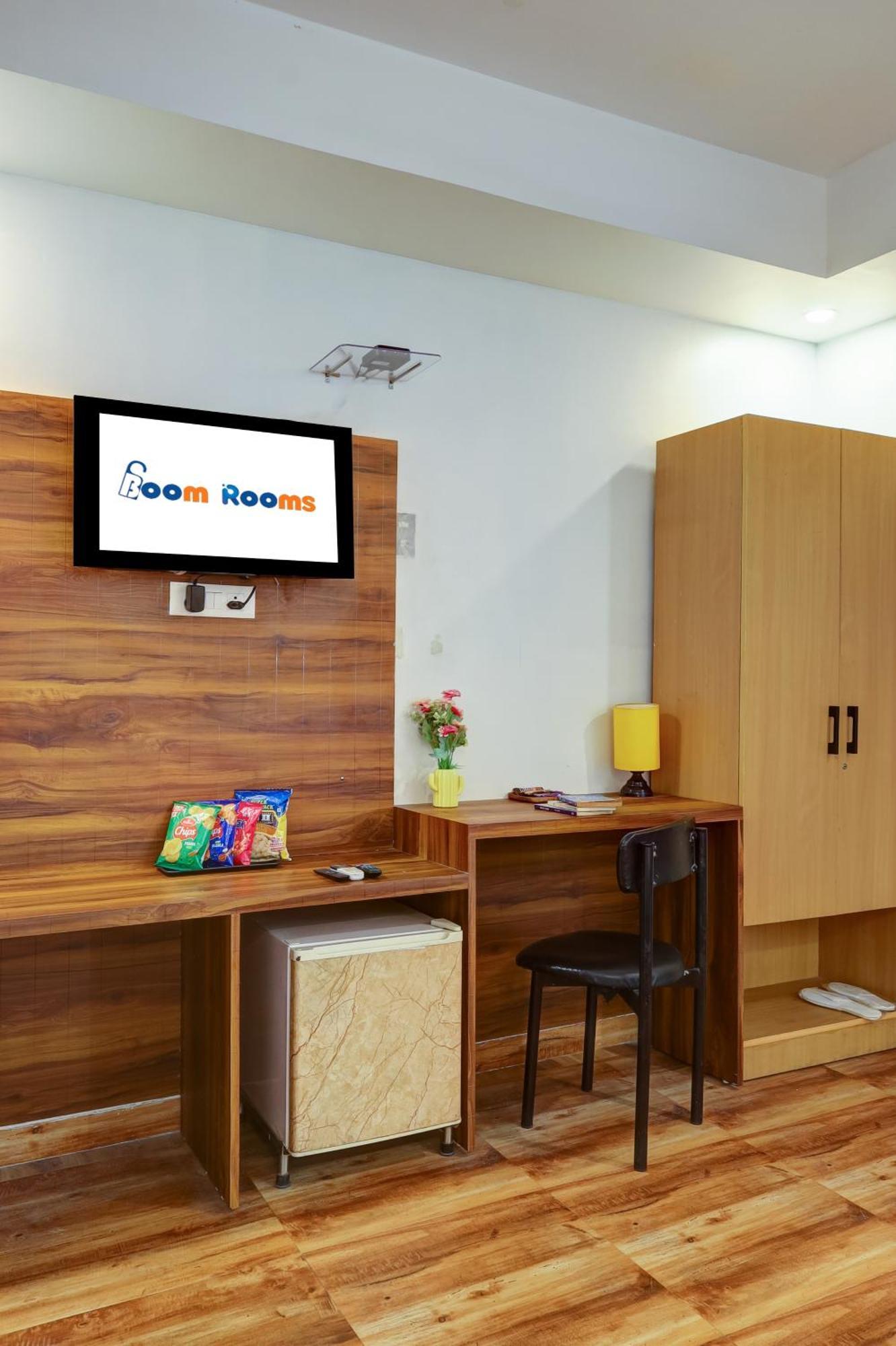 Hotel Red York By Byob Hotels Noida Zewnętrze zdjęcie