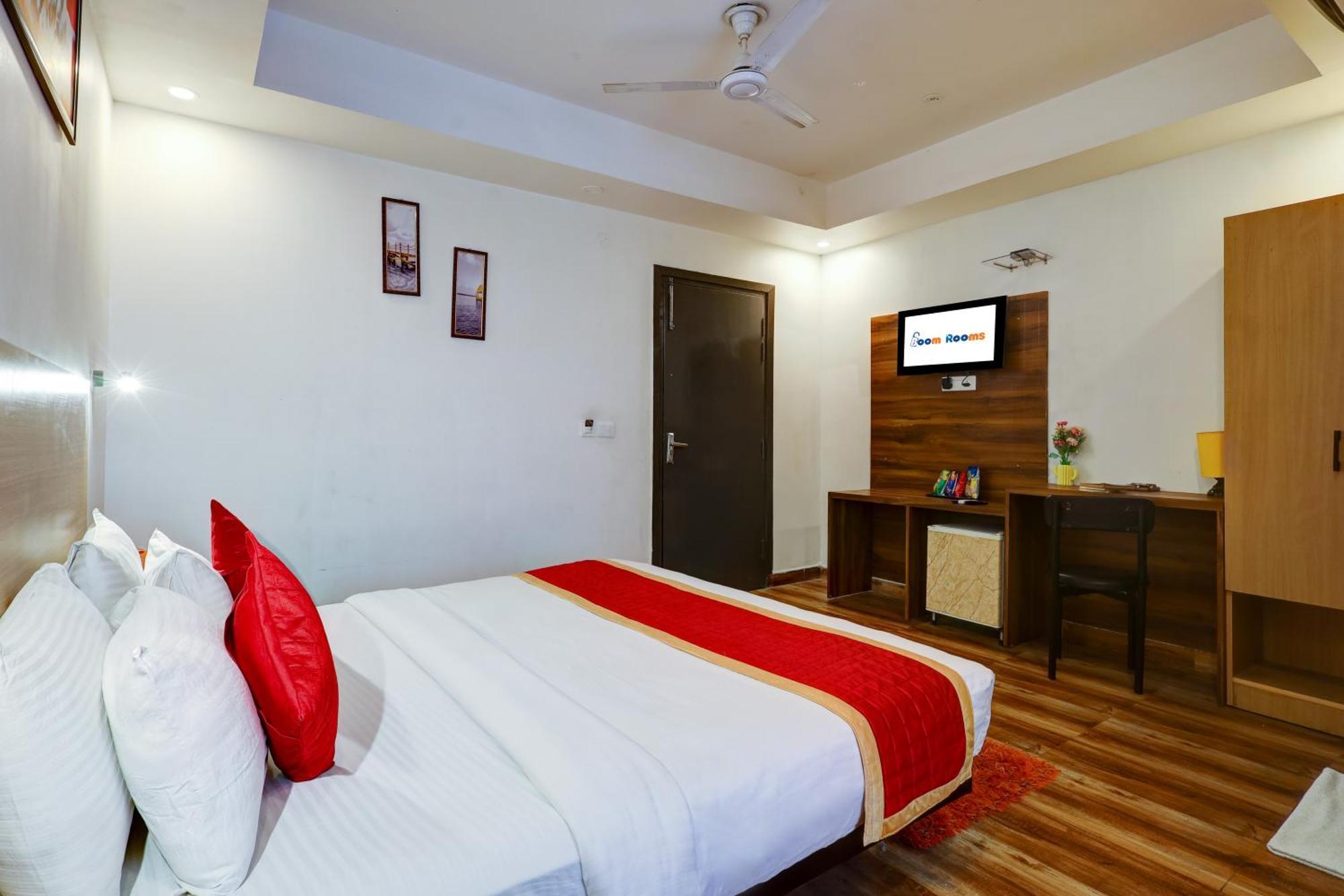 Hotel Red York By Byob Hotels Noida Zewnętrze zdjęcie