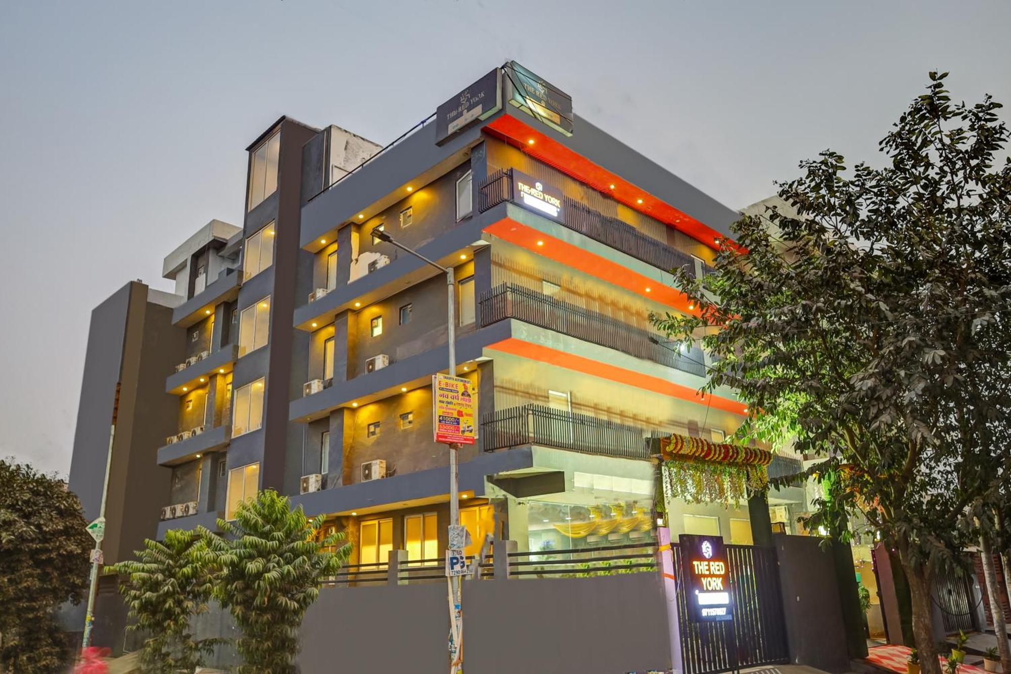 Hotel Red York By Byob Hotels Noida Zewnętrze zdjęcie